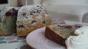 Eierlikör-Mohn-Kirsch Gugelhupf by Annibackt