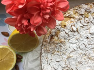 Zitronenkuchen mit Mandeln