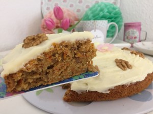 Anni backt Carrot cake