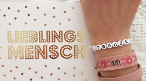 Trauzeugin Anni gibt Gas.