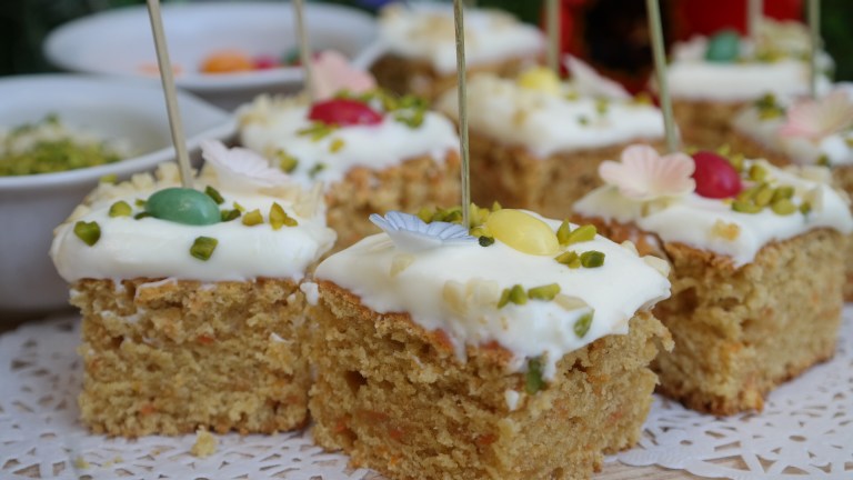 Möhrenkuchen mit Frosting