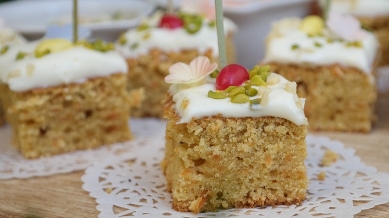 Karottenkuchen mit Frosting