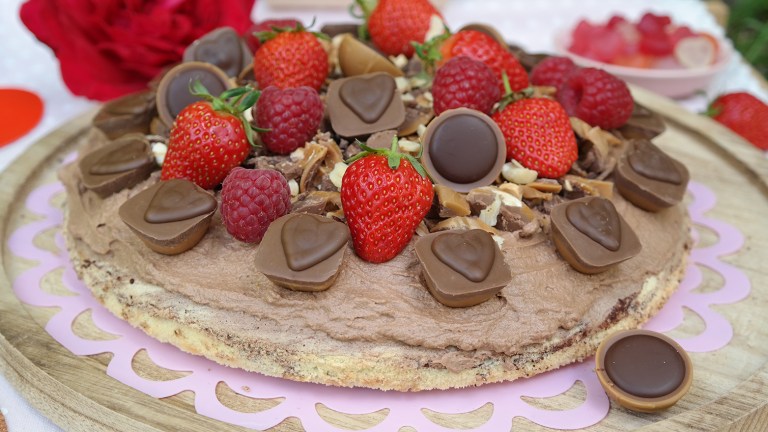 Torte mit Beeren und Toffifees by Annibackt
