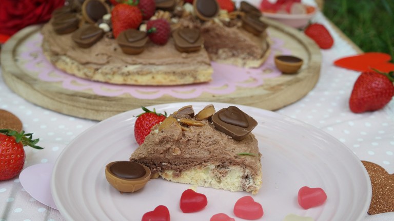 Ein Stück Toffifee Torte