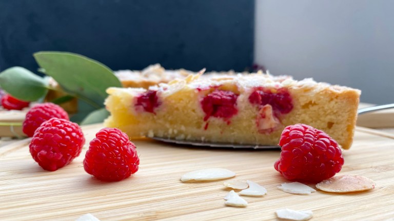 Mandeltarte mit Himbeeren