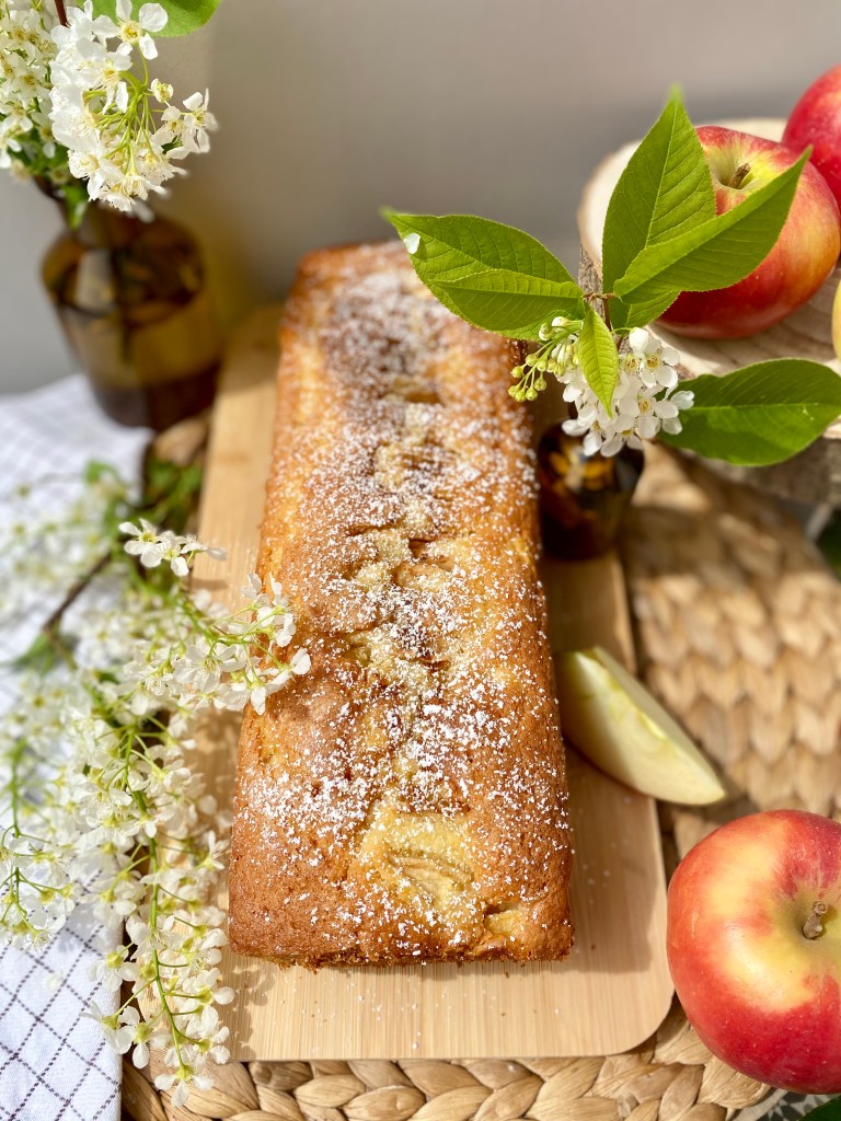 Kastenkuchen mit Äpfeln