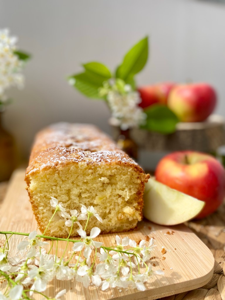 Apfelkuchen angeschnitten